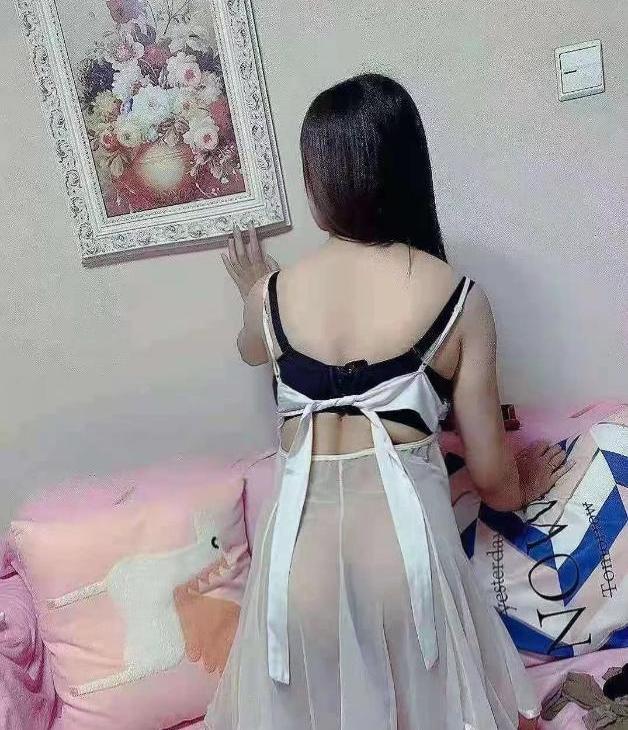 苗条人妻婷婷