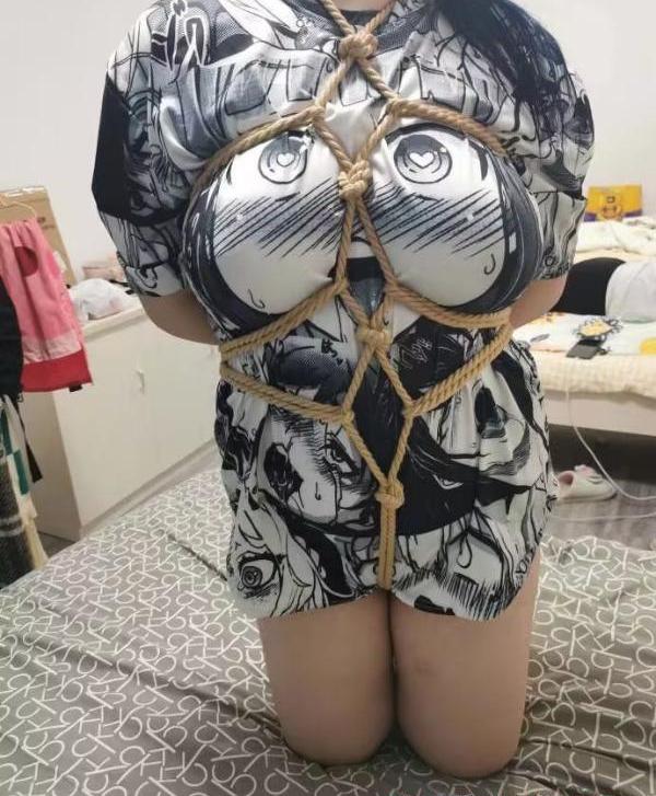 巨乳嫩妹